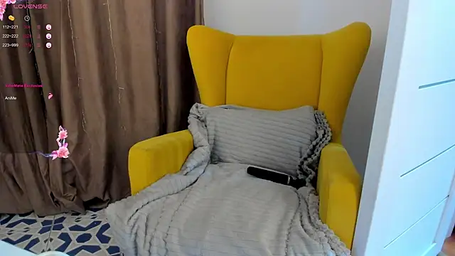 Snapshot of miissblonde chatting on November 12, 3:29 am miissblonde online show from November 12, 3:29 am