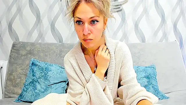 Mona Cruz online show from February 16, 2:43 pm