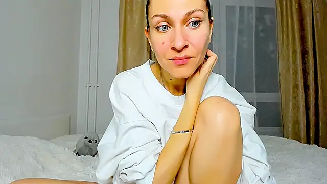 Mona Cruz online show from February 25, 7:36 pm