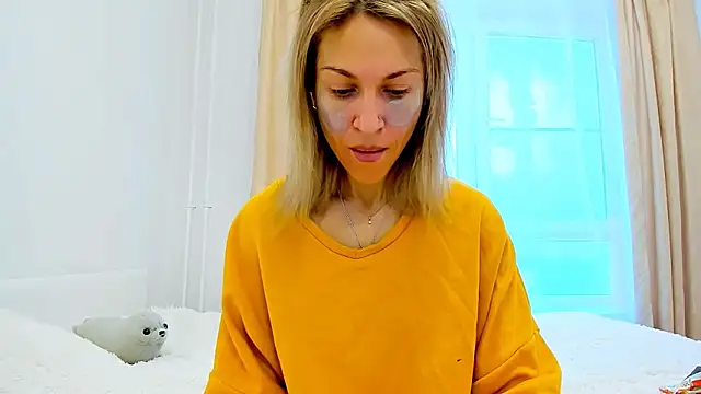 Mona Cruz online show from March 3, 5:31 am