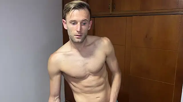 aquilesmade online show from December 4, 1:03 am