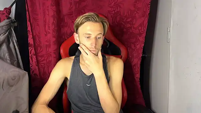 aquilesmade online show from September 26, 1:04 pm