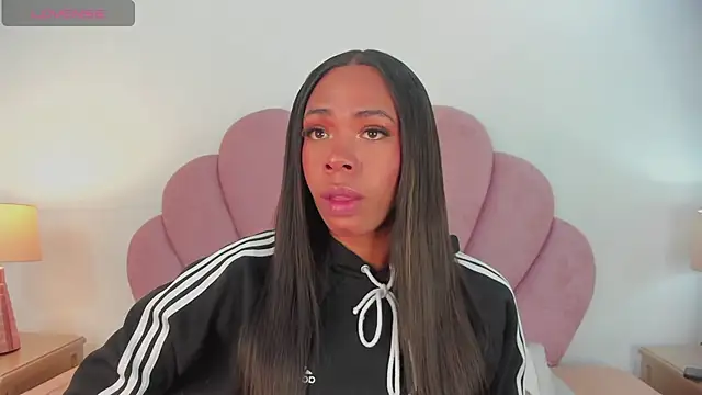 Nicole Paradise online show from February 15, 1:05 pm