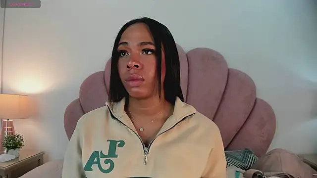 Nicole Paradise online show from March 21, 12:50 pm