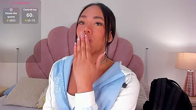 Nicole Paradise online show from February 19, 12:23 pm