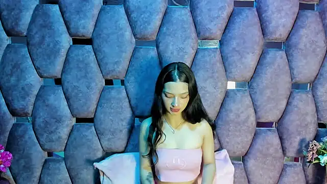 Aurora 18 online show from January 14, 2:44 pm