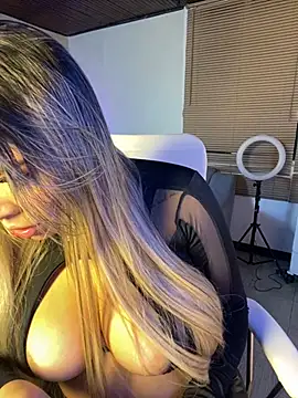 MiaWhitePink  online show from March 14, 8:32 am