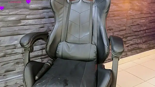 Snapshot of Lilith_Zen chatting on February 6, 8:18 am Lilith Zen online show from February 6, 8:18 am