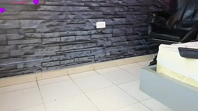 Snapshot of Lilith_Zen chatting on February 17, 11:02 am Lilith Zen online show from February 17, 11:02 am