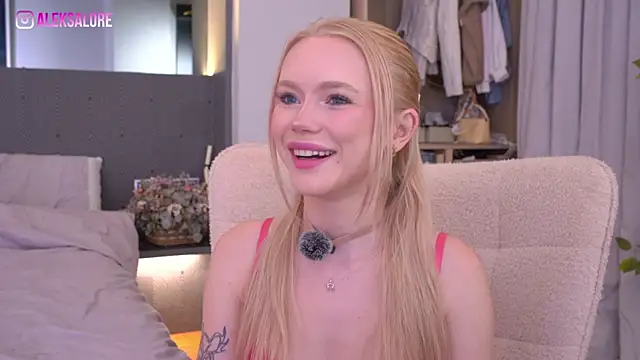 LexieLoree online show from July 20, 2:59 am