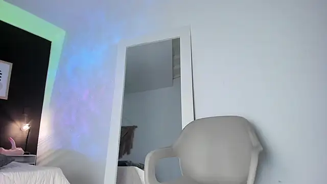 VioletPaket online show from March 19, 12:15 am