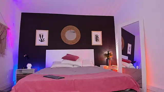 VioletPaket online show from September 20, 1:34 pm