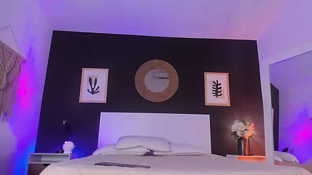 VioletPaket online show from October 22, 11:43 am