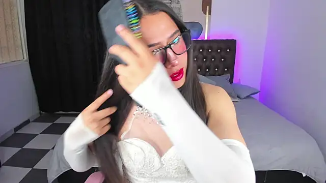 paula kawaiifu  online show from March 5, 1:50 pm