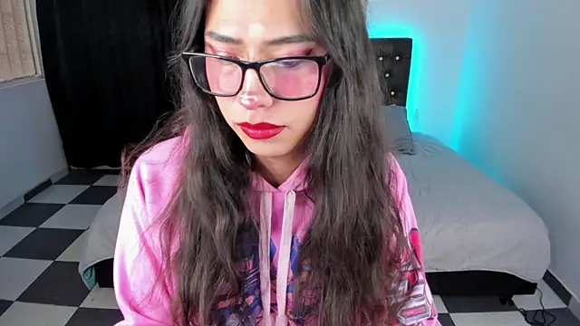 paula kawaiifu  online show from March 8, 4:39 pm