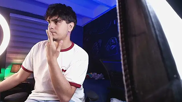 thiago rockwelll online show from March 31, 3:30 am