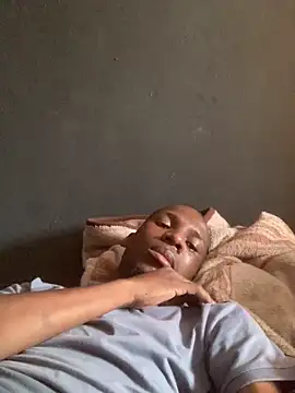 Snapshot of DManL chatting on December 22, 12:02 pm DManL online show from December 22, 12:02 pm