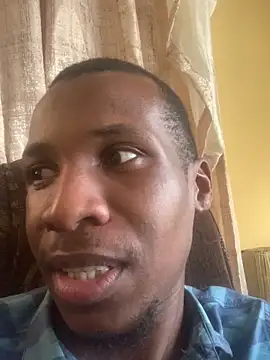 Snapshot of DManL chatting on January 7, 8:50 am DManL online show from January 7, 8:50 am