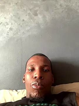 Snapshot of DManL chatting on January 8, 6:26 am DManL online show from January 8, 6:26 am