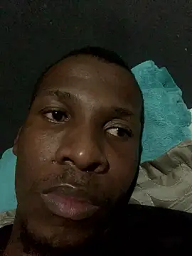 Snapshot of DManL chatting on January 8, 7:38 pm DManL online show from January 8, 7:38 pm