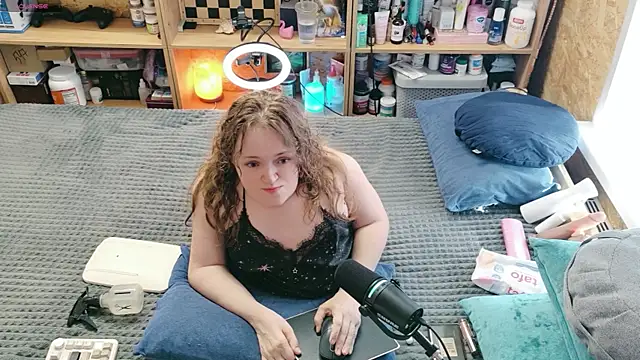 MiniNatalie online show from April 4, 10:35 am