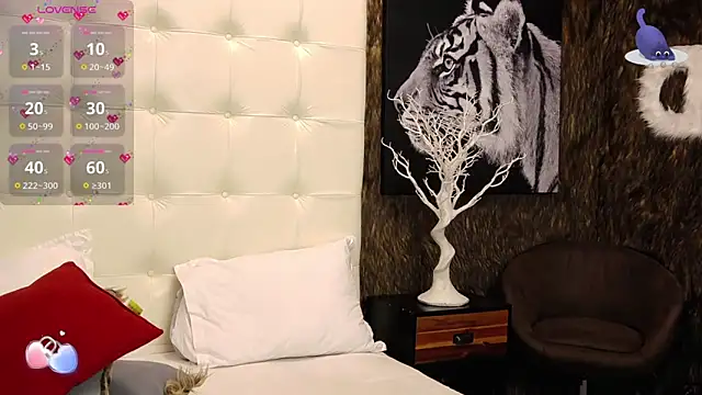 Snapshot of PinkySparks chatting on January 19, 11:10 pm PinkySparks online show from January 19, 11:10 pm