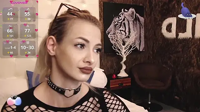 Snapshot of PinkySparks chatting on February 26, 8:22 pm PinkySparks online show from February 26, 8:22 pm