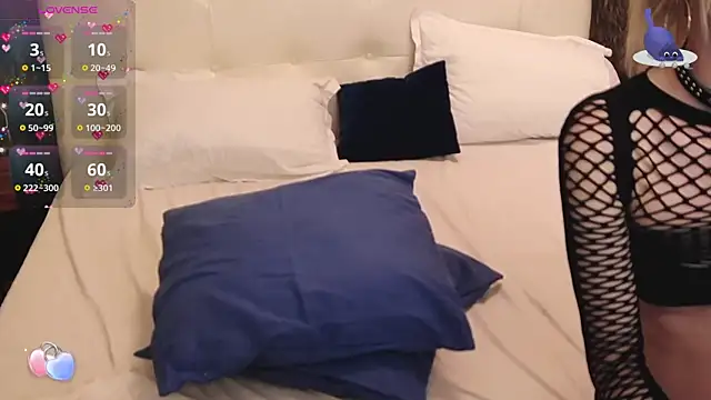 Snapshot of PinkySparks chatting on February 26, 11:37 pm PinkySparks online show from February 26, 11:37 pm