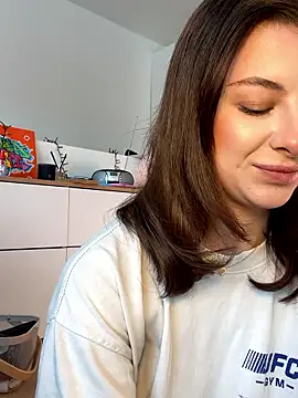 Mia-Minou online show from January 7, 12:07 pm