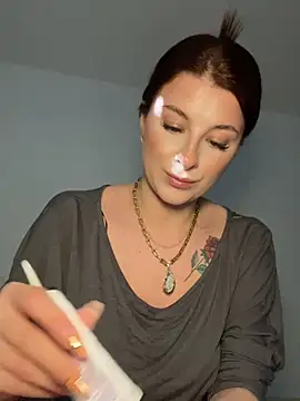 Mia-Minou online show from March 23, 2:54 pm