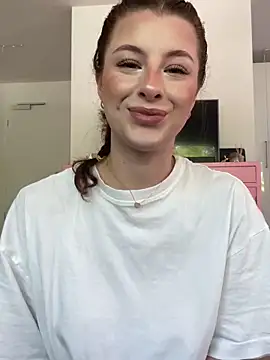 Mia-Minou online show from May 4, 7:48 am