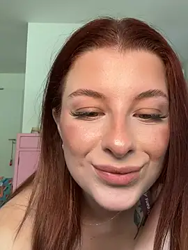 Mia-Minou online show from June 2, 8:16 am