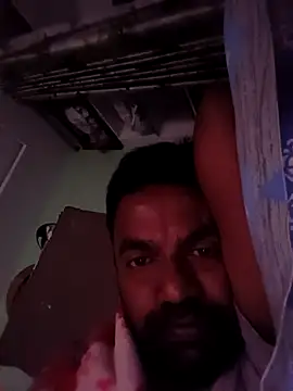 Snapshot of PVNRAO0831 chatting on September 25, 7:23 am PVNRAO0831 online show from September 25, 7:23 am