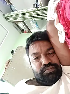 Snapshot of PVNRAO0831 chatting on October 7, 5:04 am PVNRAO0831 online show from October 7, 5:04 am