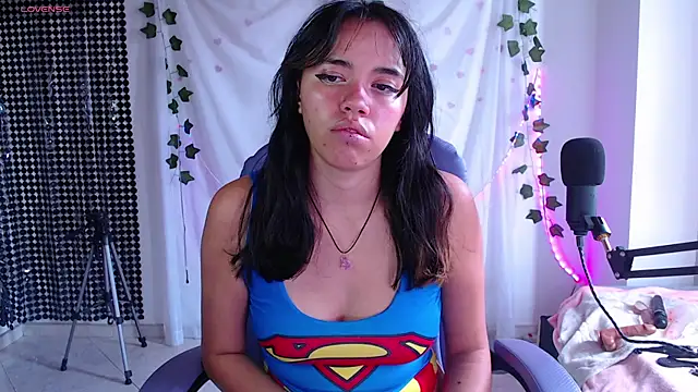 Snapshot of sophie_north chatting on September 15, 3:23 pm sophie north online show from September 15, 3:23 pm