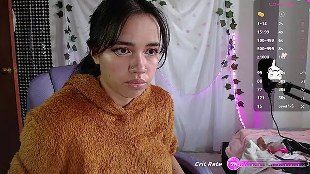 Snapshot of sophie_north chatting on October 2, 6:48 pm sophie north online show from October 2, 6:48 pm