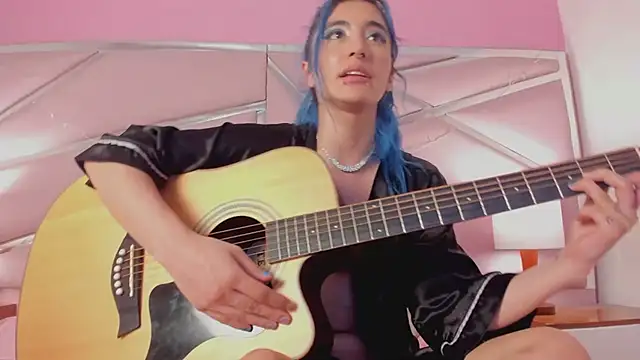 Snapshot of Lunapage chatting on February 28, 7:14 pm Lunapage online show from February 28, 7:14 pm