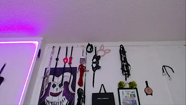 Eloise-brown online show from February 15, 4:47 am