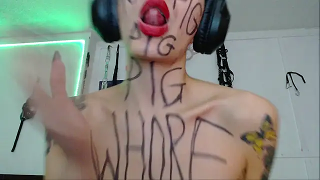 Eloise-brown online show from February 18, 1:21 am