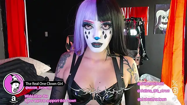 Snapshot of Eloise-brown chatting on May 3, 6:47 pm Eloise-brown online show from May 3, 6:47 pm
