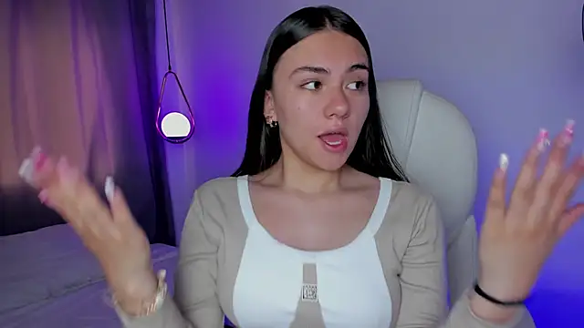 mia nevaeh online show from February 7, 8:23 pm