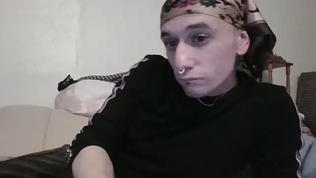 Snapshot of gabelove369 chatting on April 18, 1:37 pm gabelove369 online show from April 18, 1:37 pm