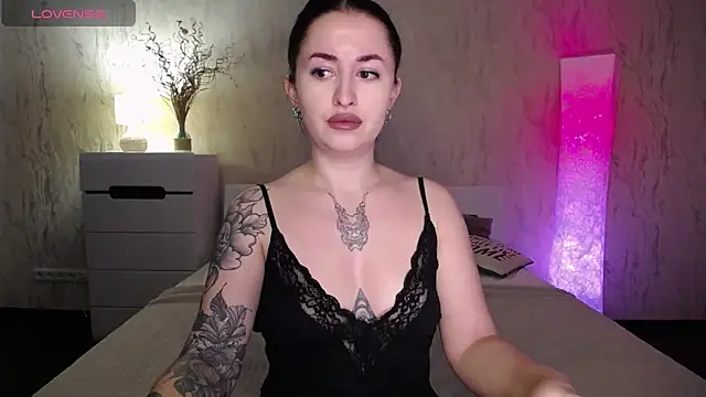 VioletCatt online show from March 20, 6:30 am