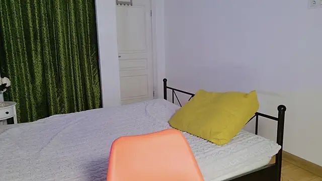 VioletCatt online show from April 18, 5:55 am