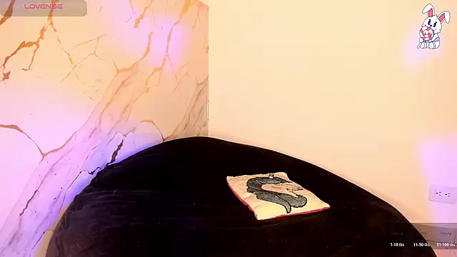  noahjones online show from February 9, 2:21 pm