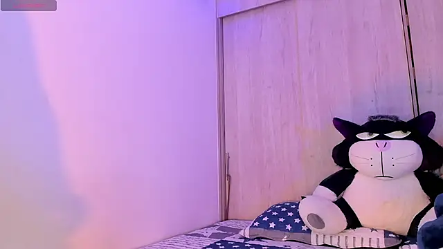  noahjones online show from April 24, 4:42 pm