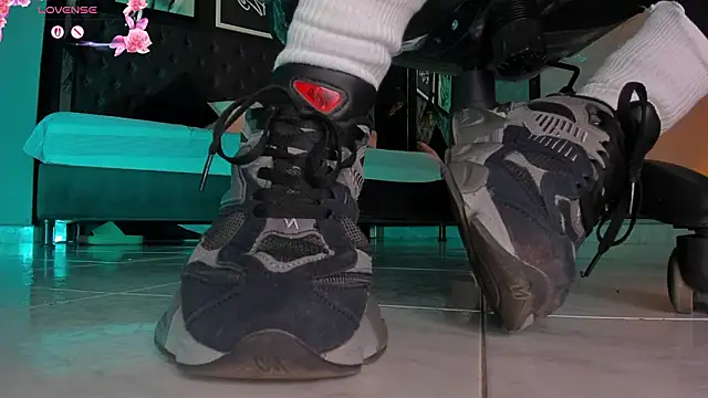 charlotte  grey online show from February 13, 8:16 pm