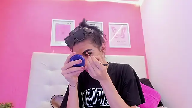 Mia thompson 19 online show from November 25, 5:46 pm