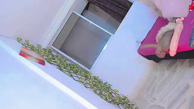 Snapshot of gilbanys_22 chatting on December 28, 9:20 am gilbanys 22 online show from December 28, 9:20 am