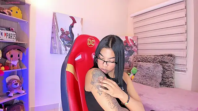 madelyn rose  online show from January 24, 5:10 am